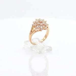 ODM OEM Custom Jewelry Factory Wholesale 18K Gold Plated Alloy Classic Geometric CZ Stone Claw Setting Wedding Engagement Ring